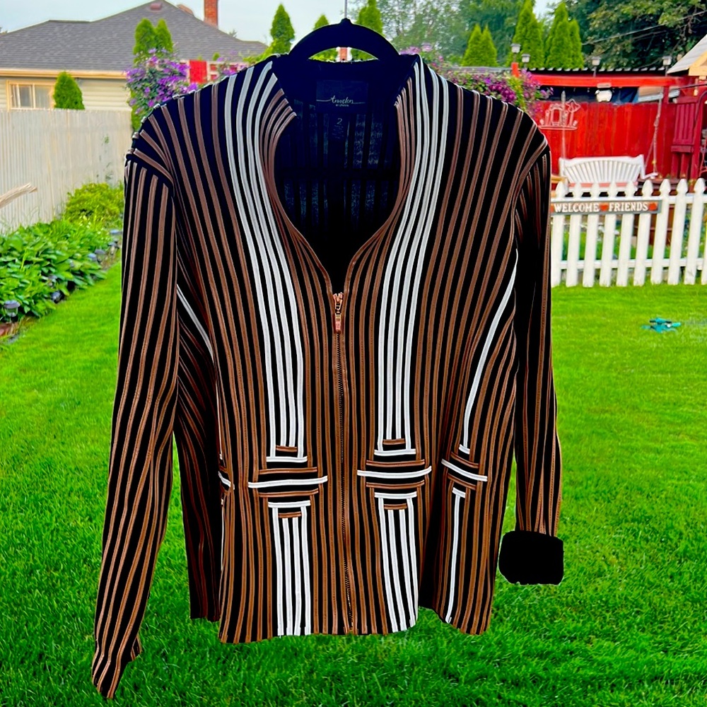 Gorgeous jacket.